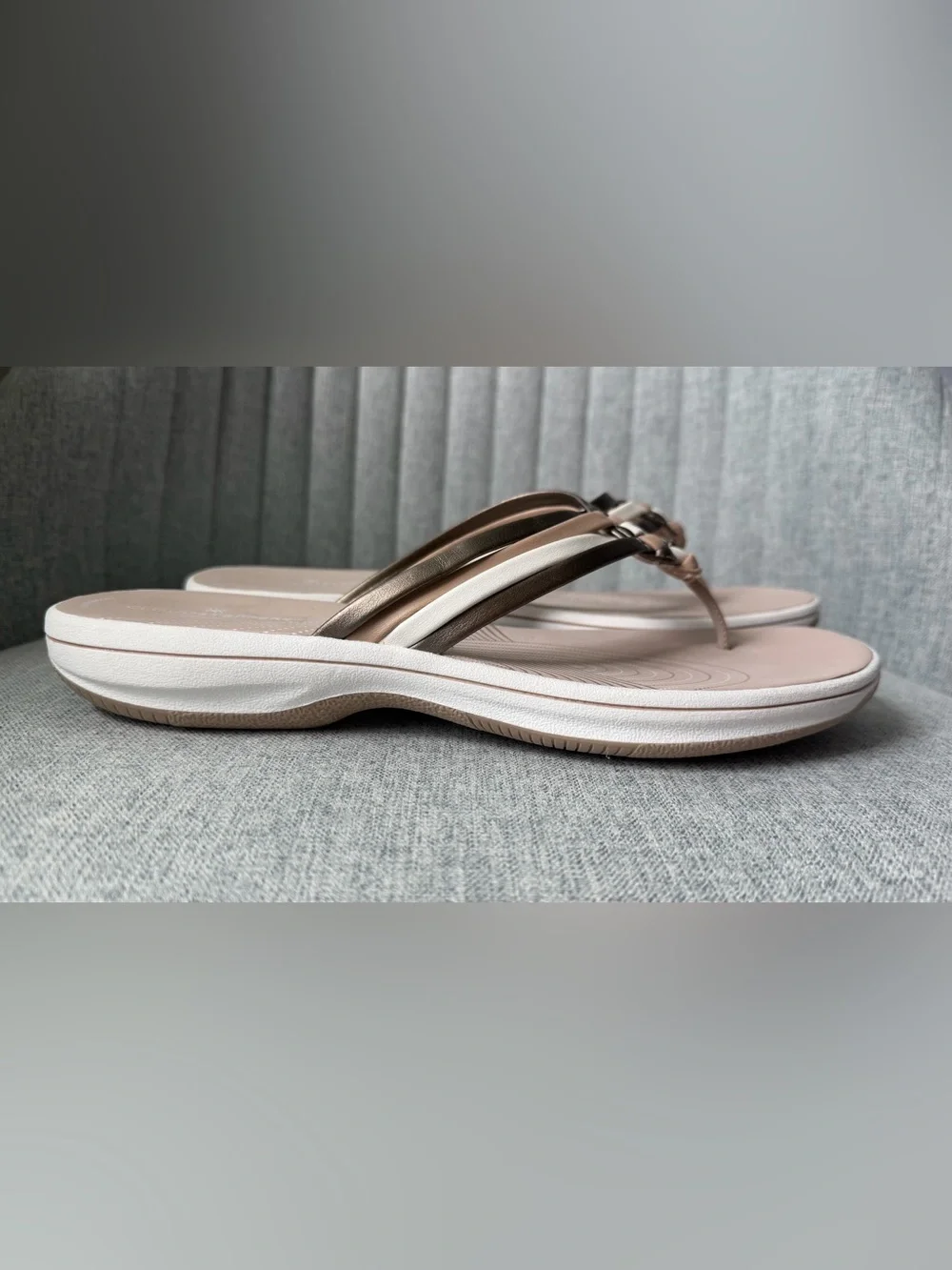 Cloudsteppers by Clarks Breeze Coral Thong Cushion Soft Sandals Women’s US10